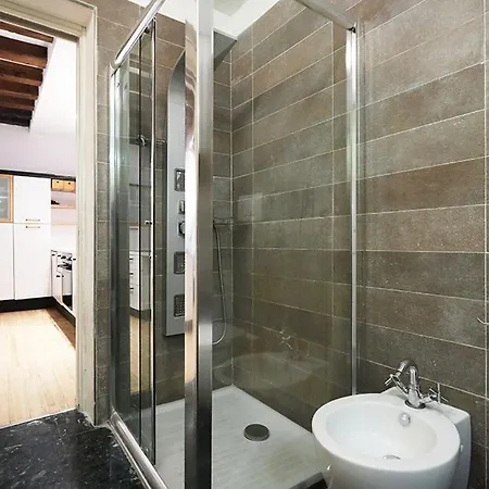 Apartment Comodo *